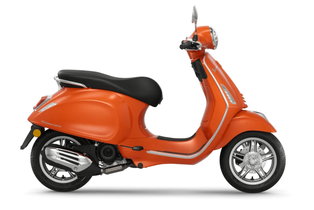 Vespa Roller orange Seitenansicht