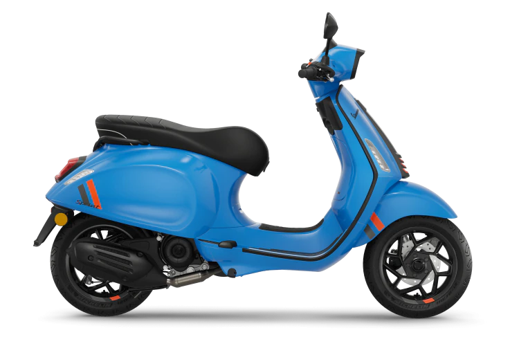 Vespa Roller hellblau Seitenansicht